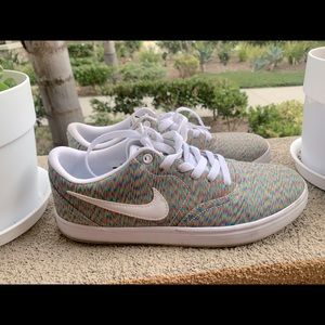 Nike low top multi colored